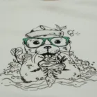 Close-up Otter Illustration der ein Eis isst. Trägt Brille und einem Papierhut